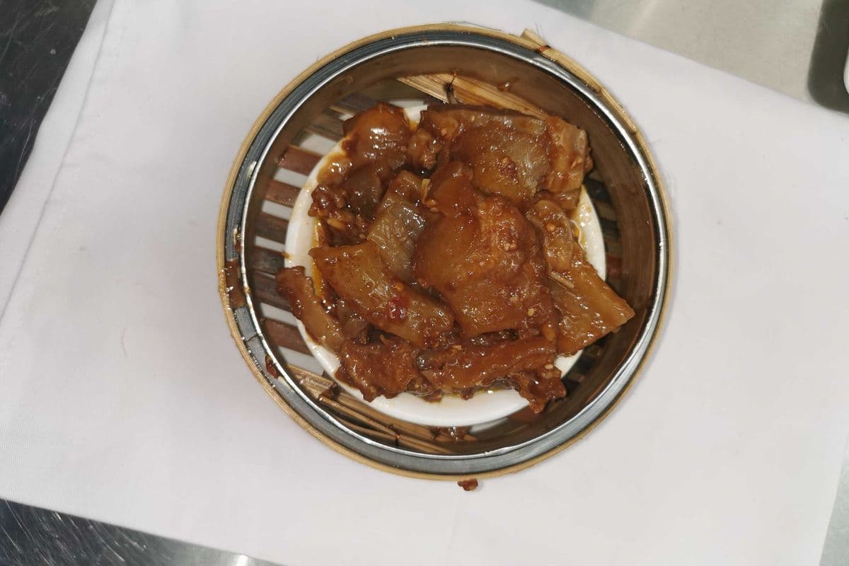 8. Beef Tendon with Special Sauce 烧汁冶味牛孖筋