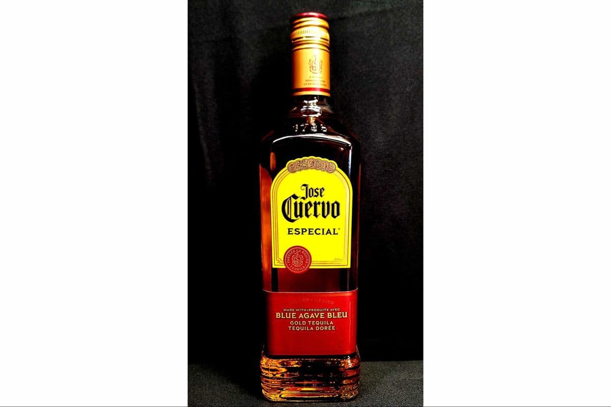Jose Cuervo Gold (750 ml) (1 x 750ml)
