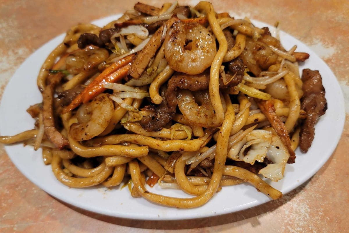 94. Plaza Chow Mein (Soft Big Noodles)