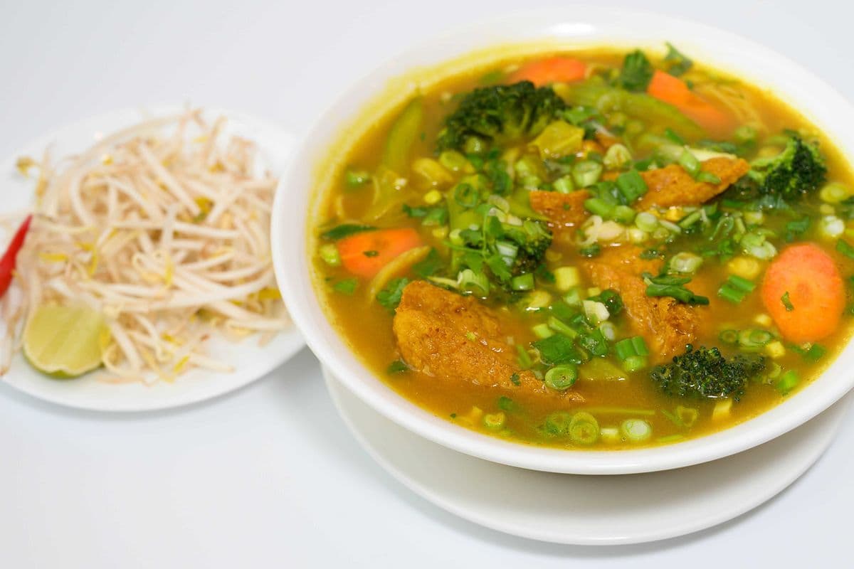 110. Curry Tofu and Vegetable Vermicelli Noodle Soup (Vegetable Broth)