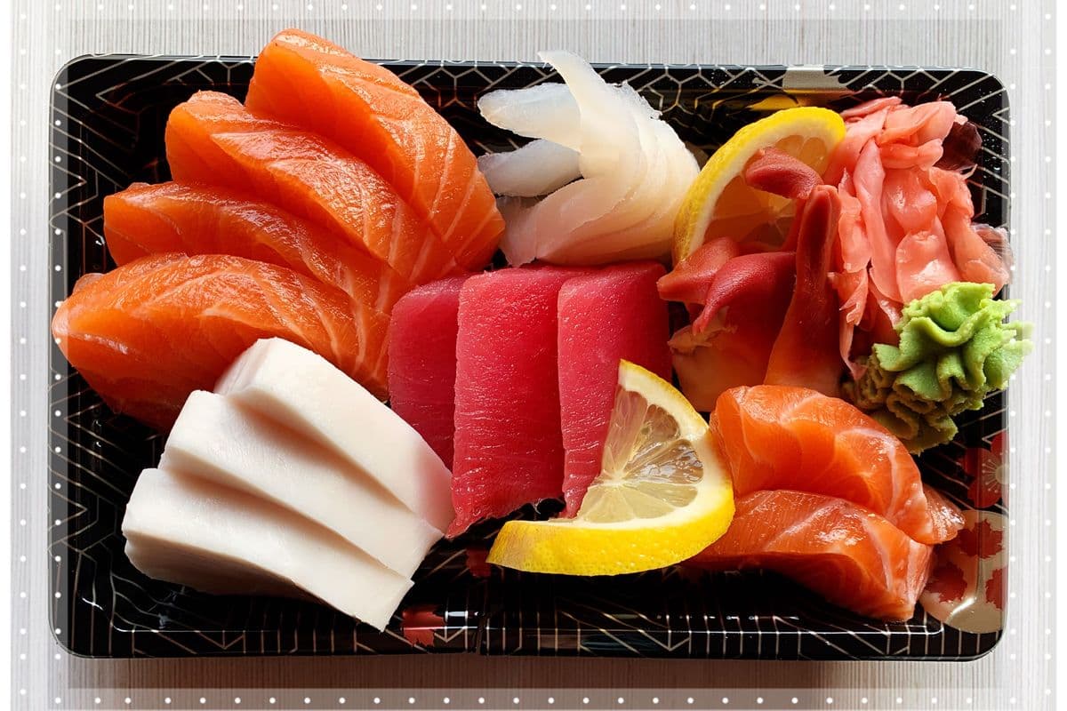 C11. Sashimi Set B (18 pcs)