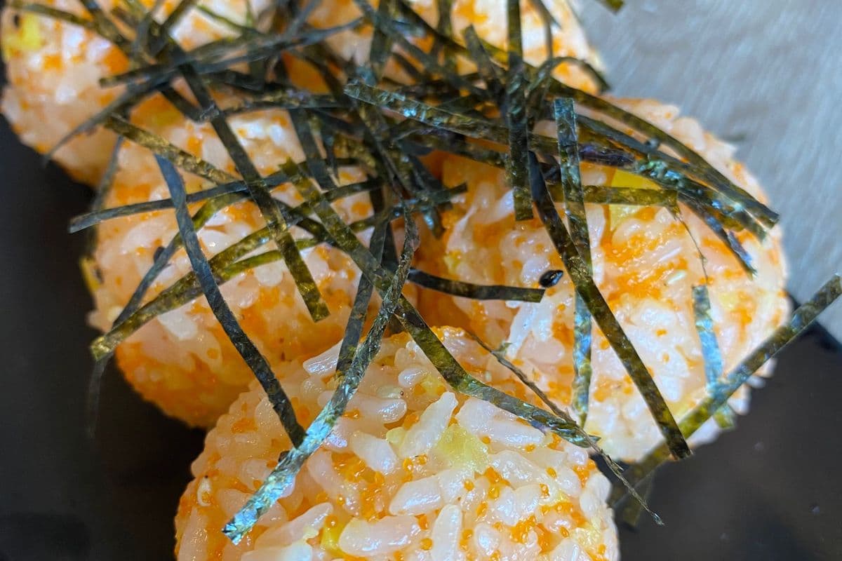 Tobiko Rice Ball 날치알 주먹밥 (5pcs)