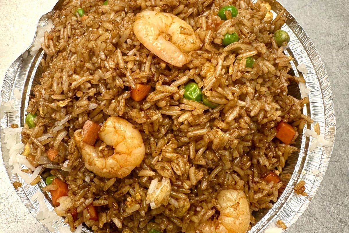 R14. Riz frit aux crevettes / Shrimp Fried Rice