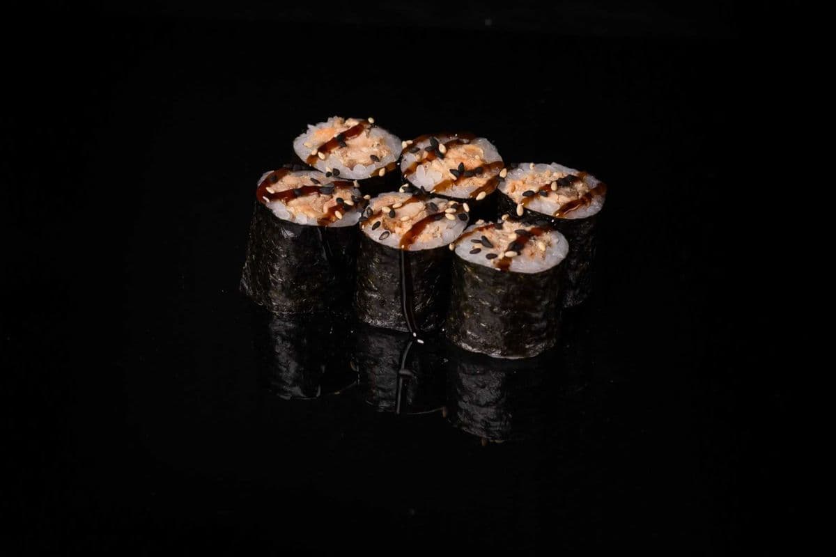 Hosomak with Eel