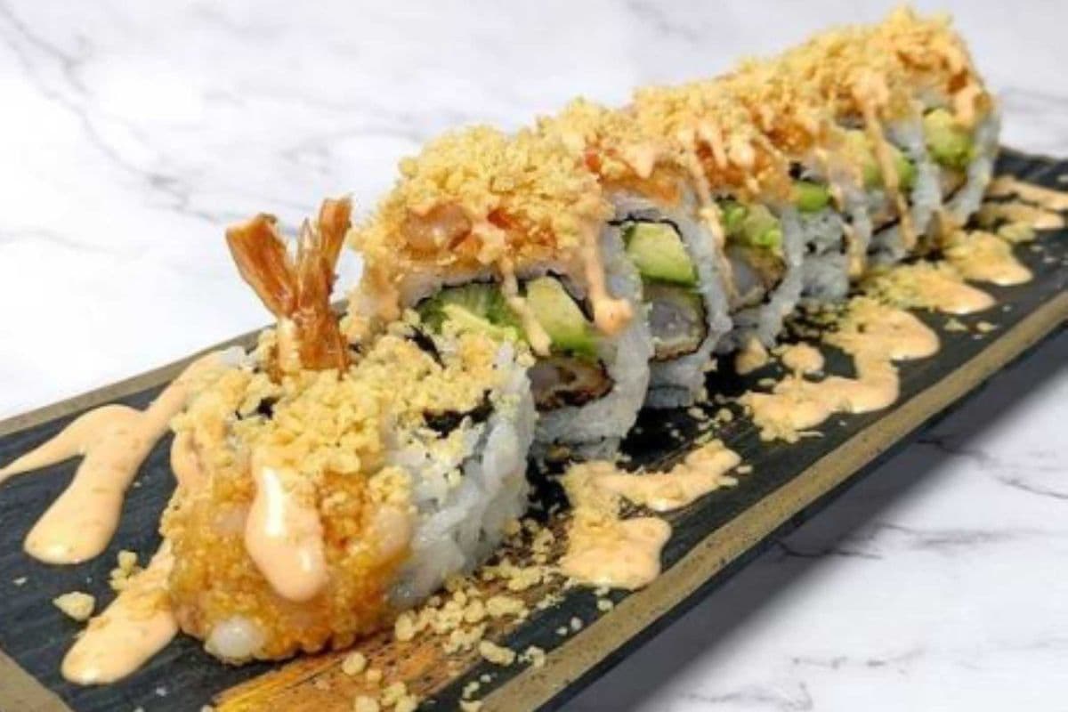 Volcano Roll (8 pcs)