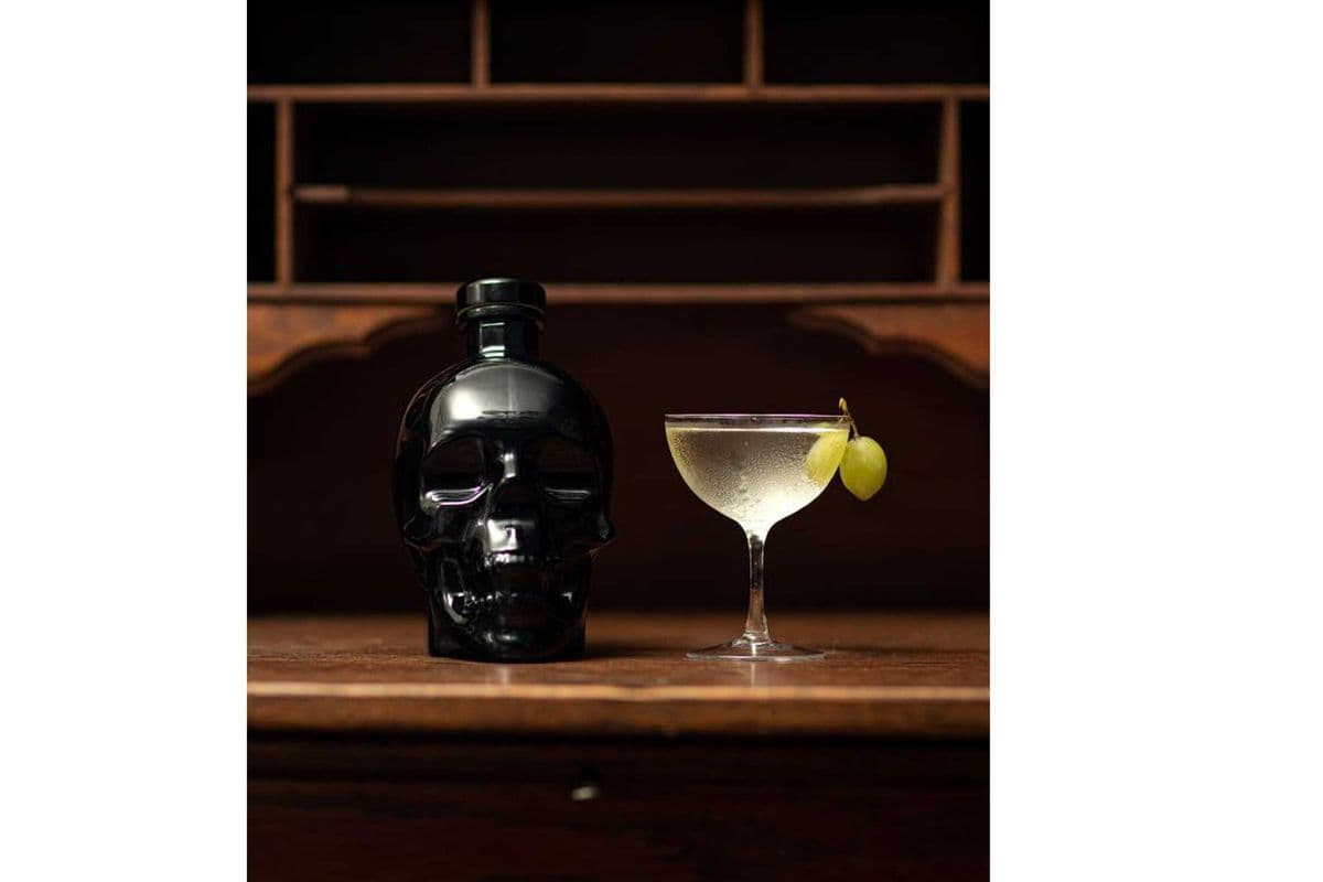 CRYSTAL HEAD VODKA ONYX (1 x 750ml)