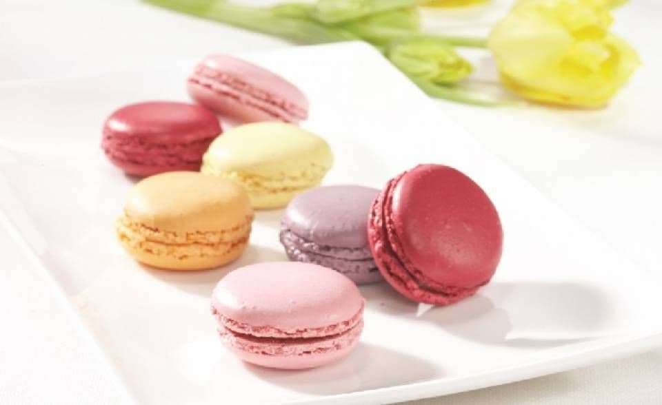 Box of 12 Macarons