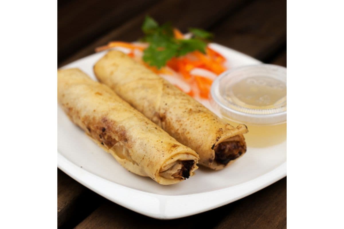 9. Vegetable Spring Rolls (2 pcs)