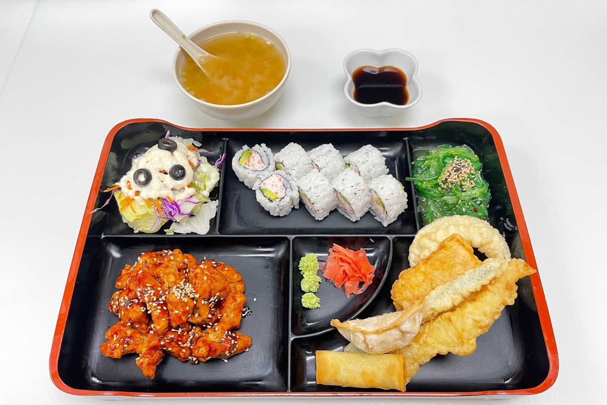 Sweet Spicy Chicken Bento Box