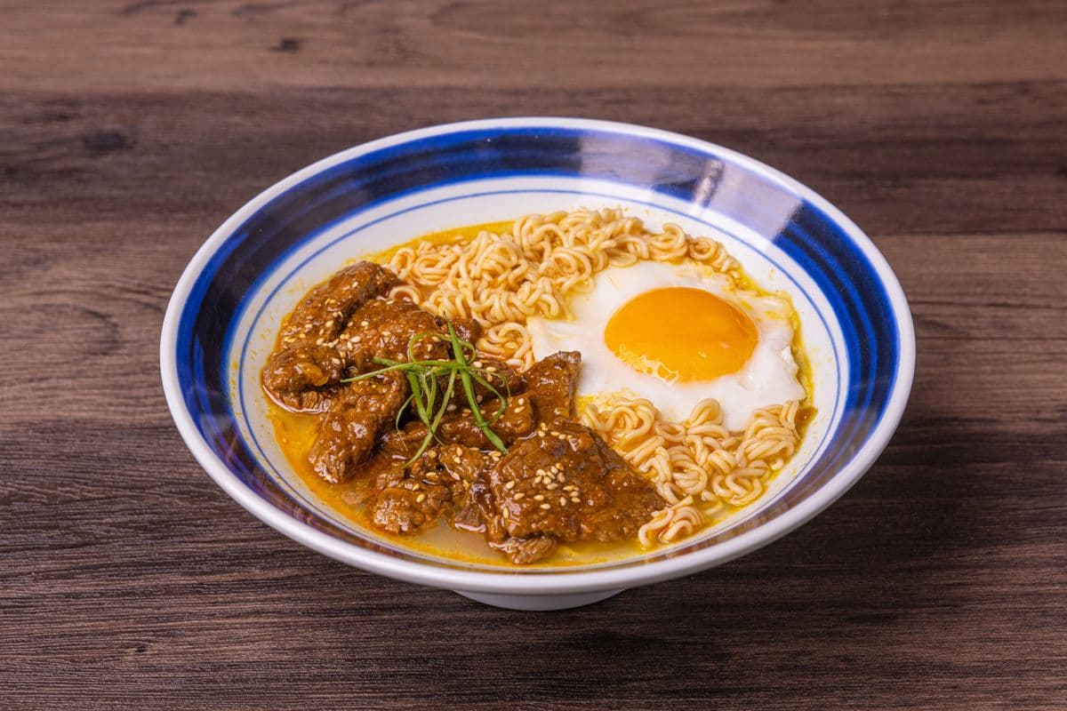 B08. Satay Beef Instant Noodles Soup (太陽蛋沙爹牛肉一丁)