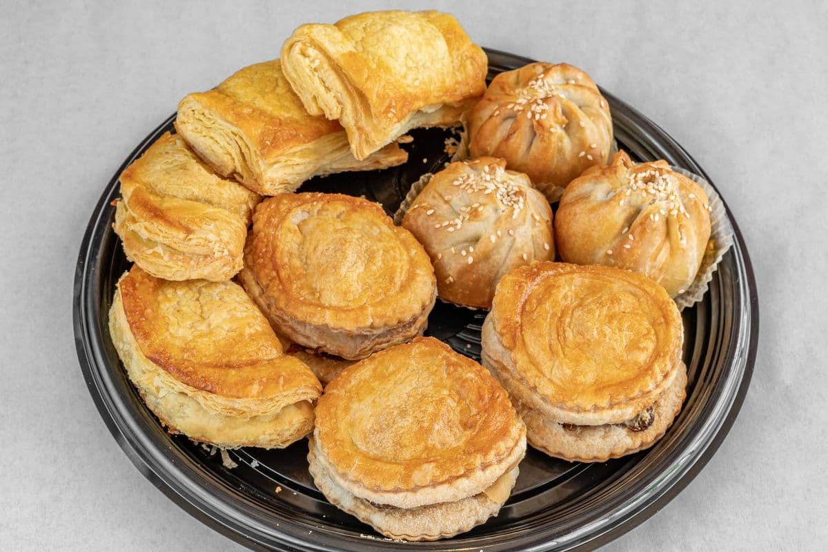 Assorted Puffs (2x Chicken, 2x Beef, 3x Pate Chaud, 3x Spicy Pork)