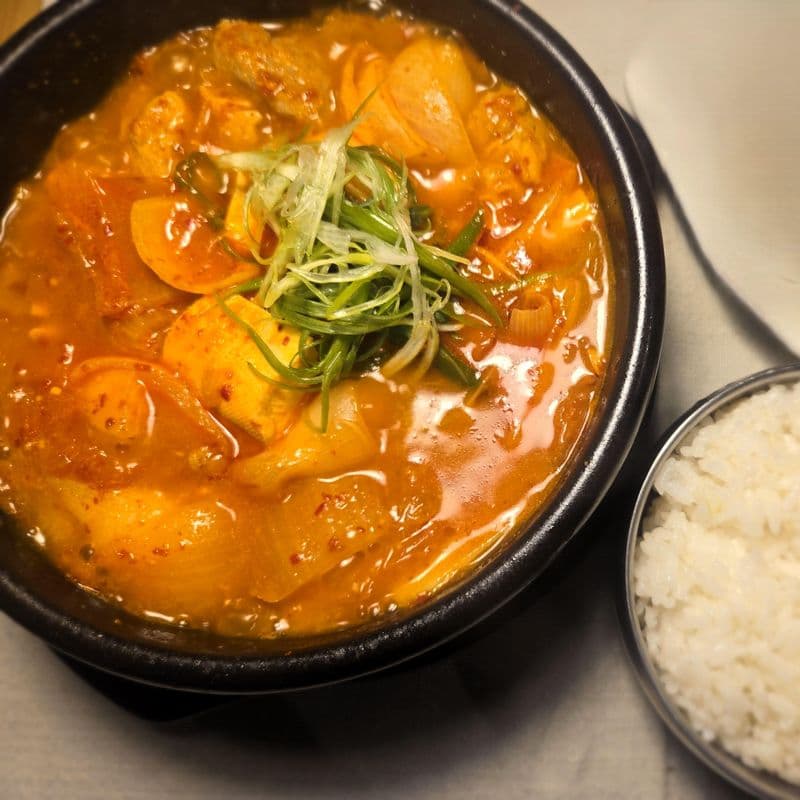 kimchi jjigae / kimchi jjigae