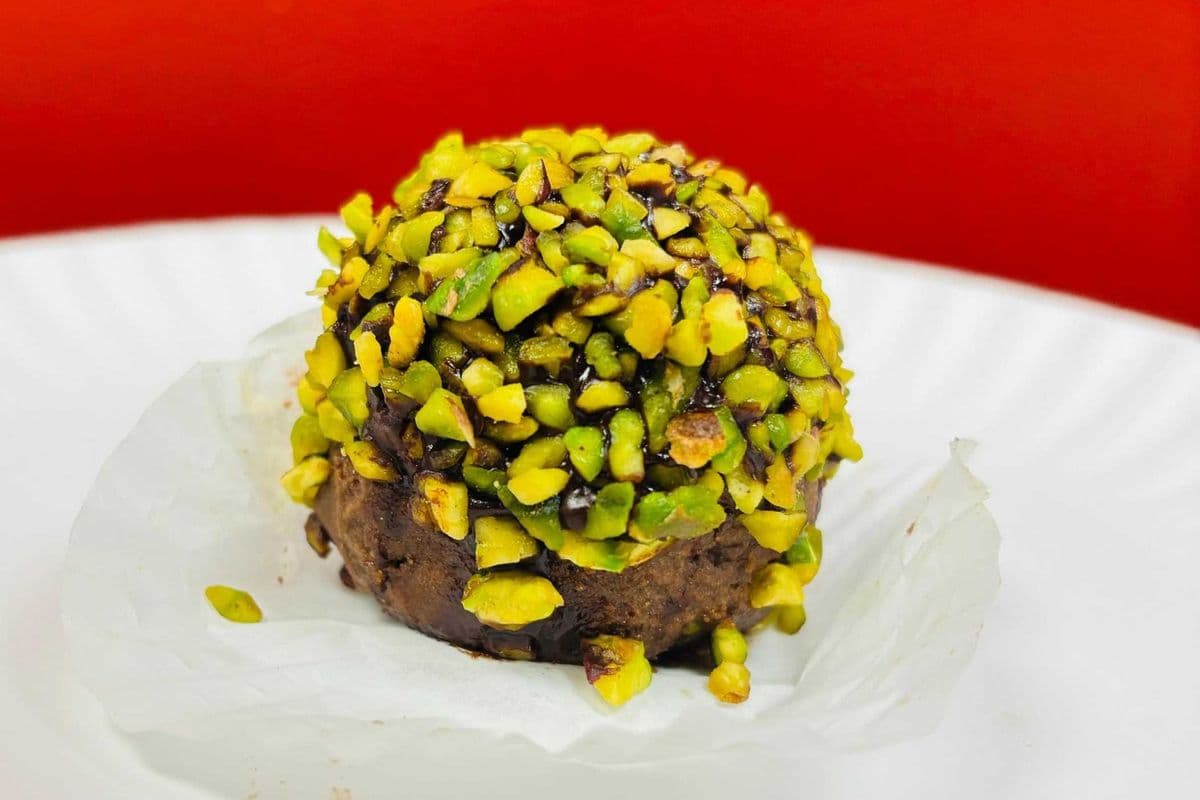 Pistachio Truffle (One Piece)