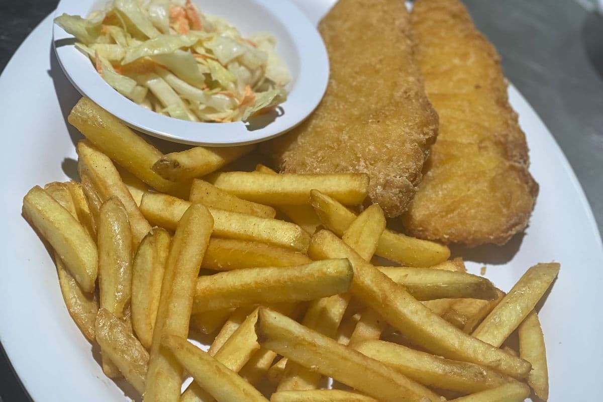 Fish and Chips (2 Pcs)