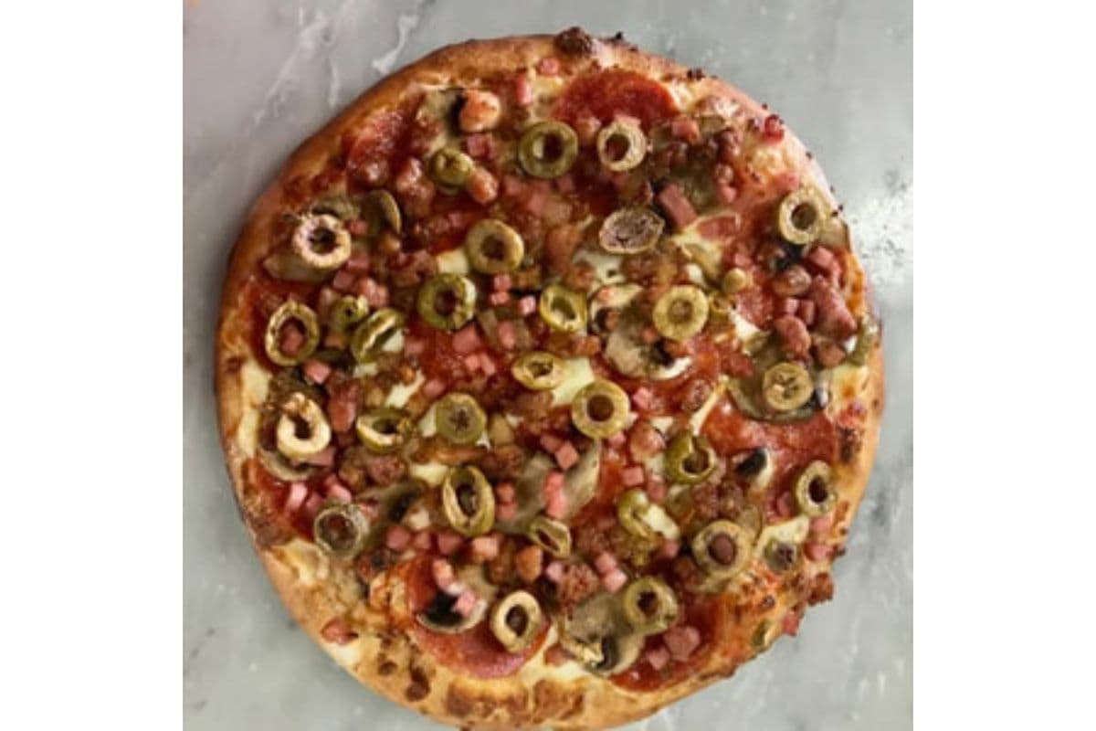 Small Supreme Sorrento Pizza (6 Slices)