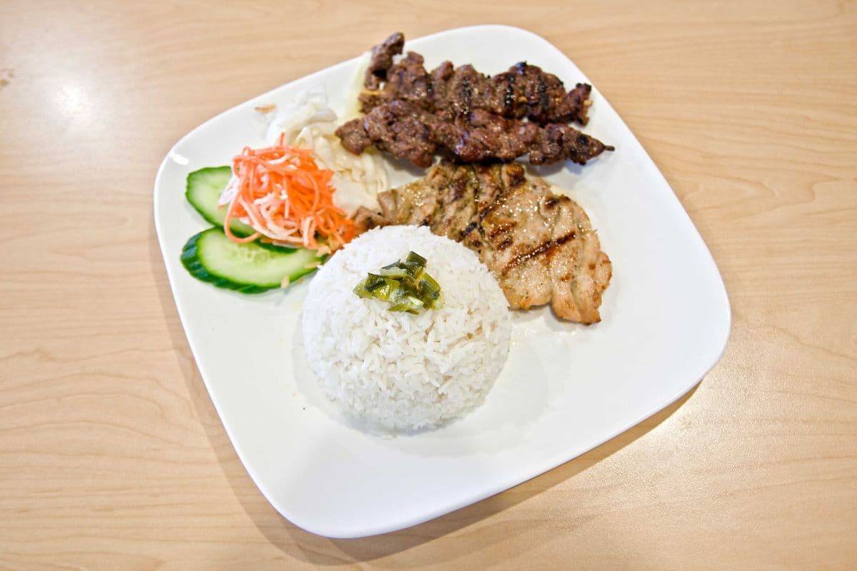 52- Jasmine Rice with Grilled Beef and Chicken (Dish)