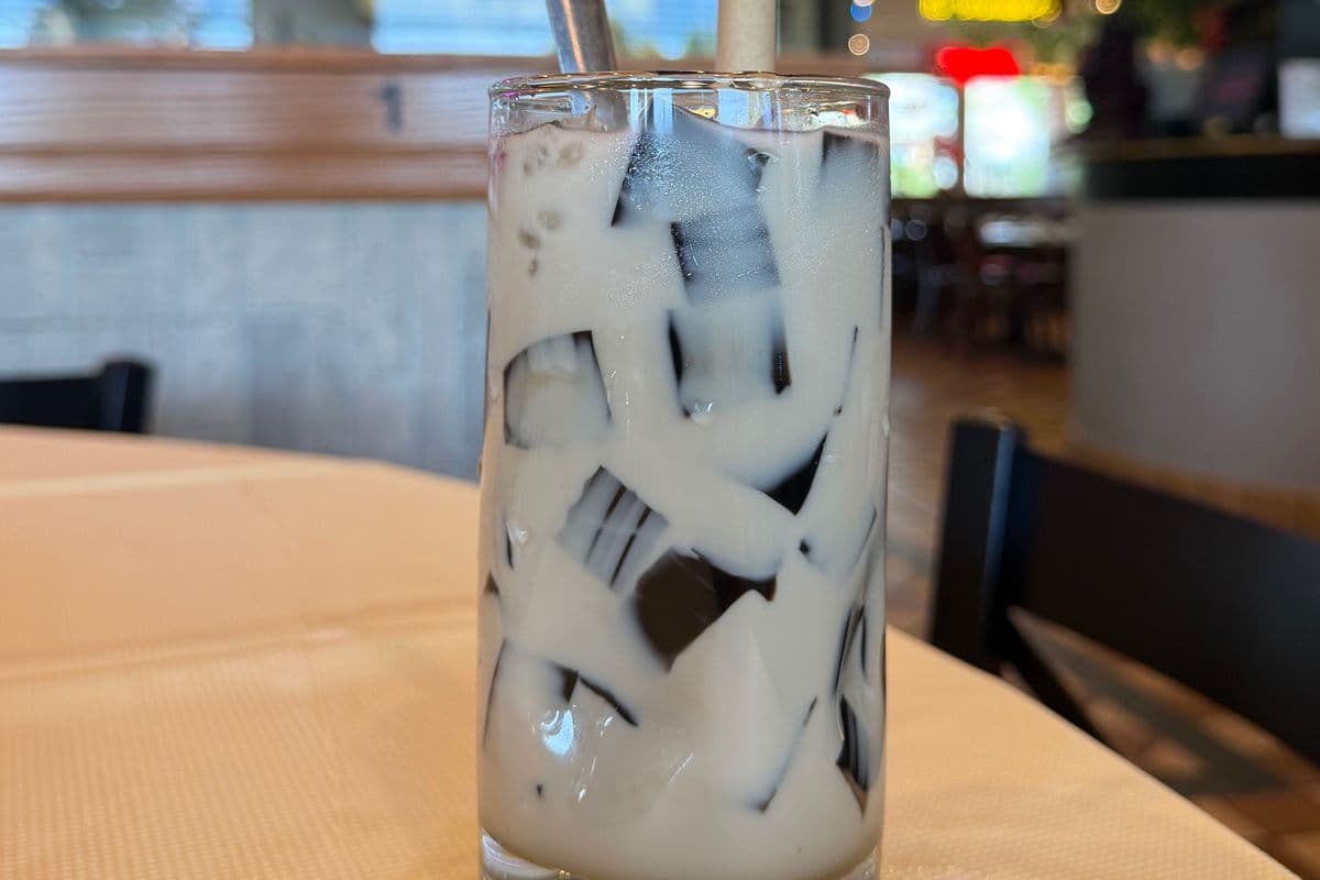 Iced Grass Jelly 涼粉冰