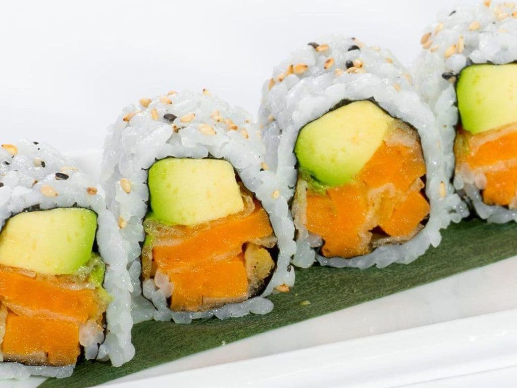 VM01. Yam Tempura Roll (6 Pcs)