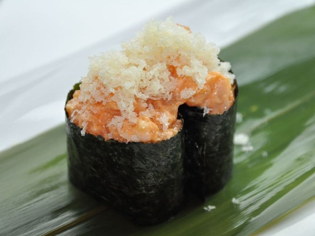 415. Spicy Salmon Sushi(3pc)