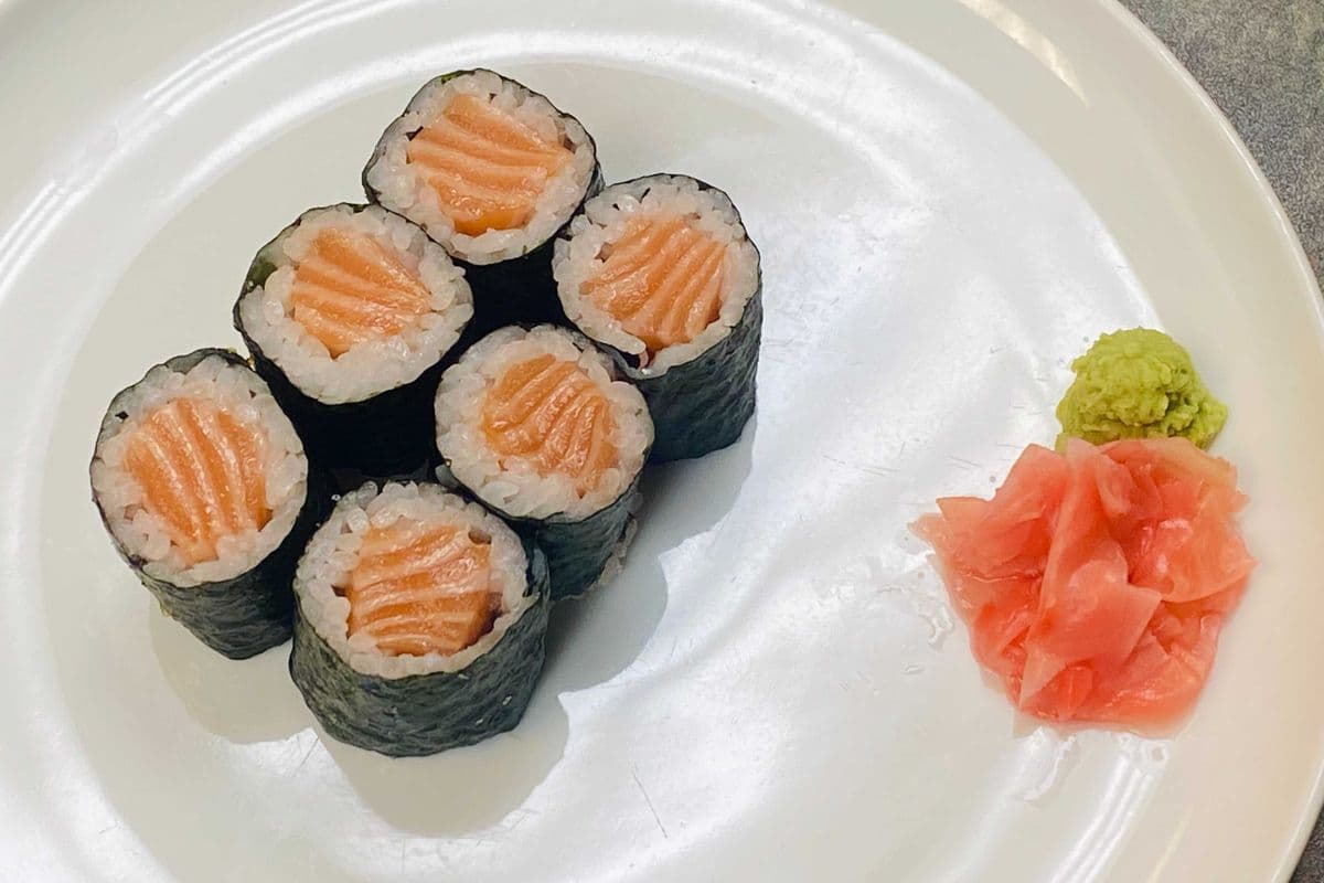 C8. Salmon Roll