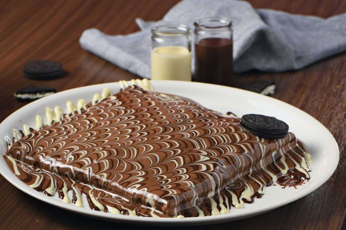 Y.O.L.O (You Obviously Love Oreo) Crepe