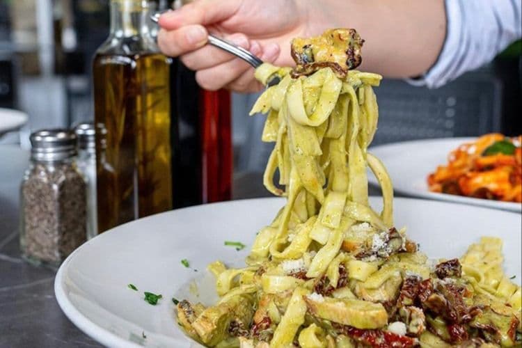 Fettuccine al Pesto