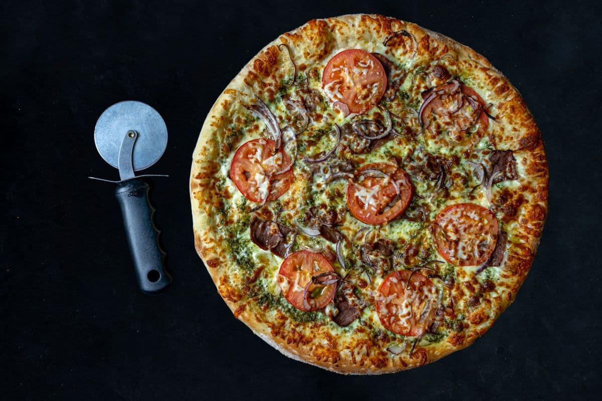14" Large Pesto Roast Beef Pizza