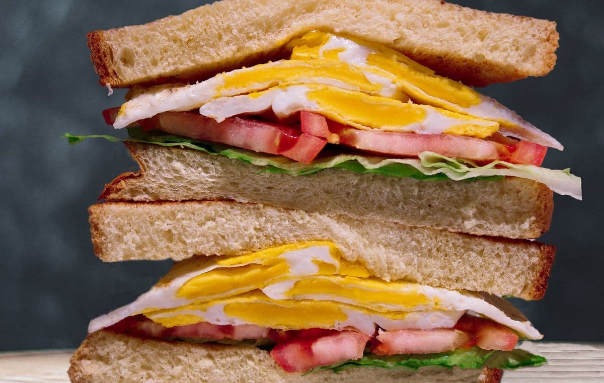 Fried Egg Sandwich with Bacon