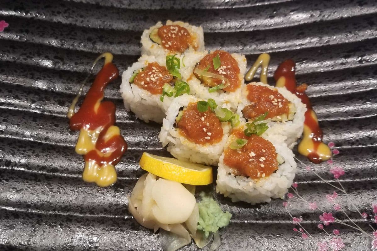 Spicy Tuna Roll (8 pcs)