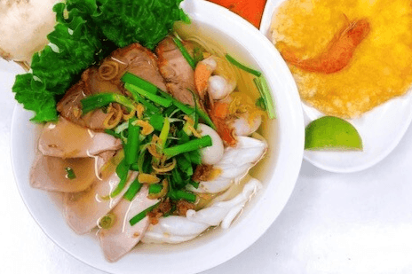 206. Cambodia Style Rice Noodle Soup - Hu Tieu Nam Vang
