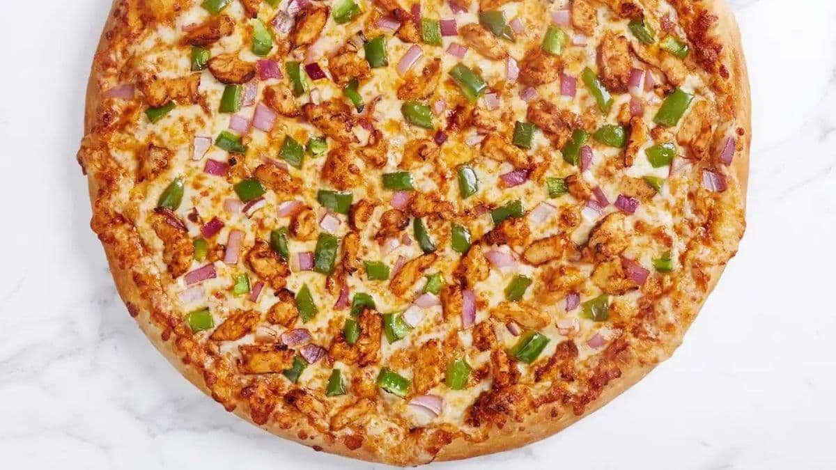 Large-Sized Butter Chicken Pizza