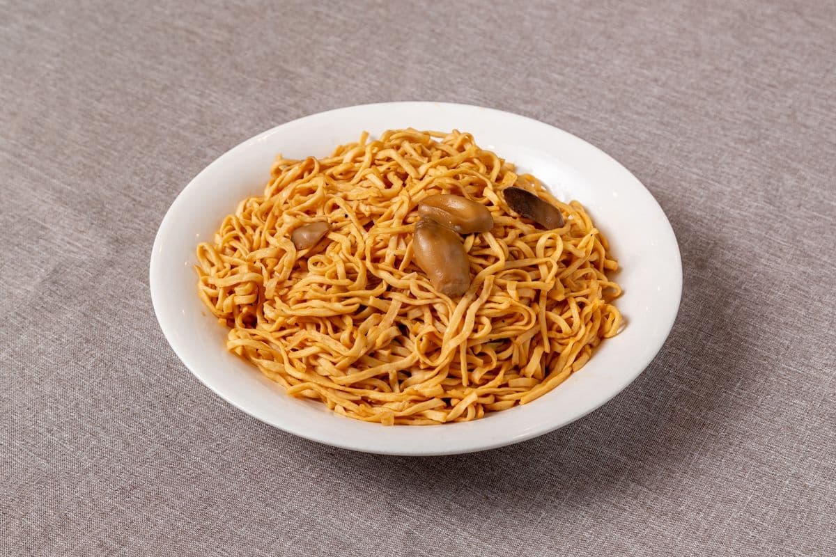 Pan-Fried E-Fu Noodle with Crab Meat