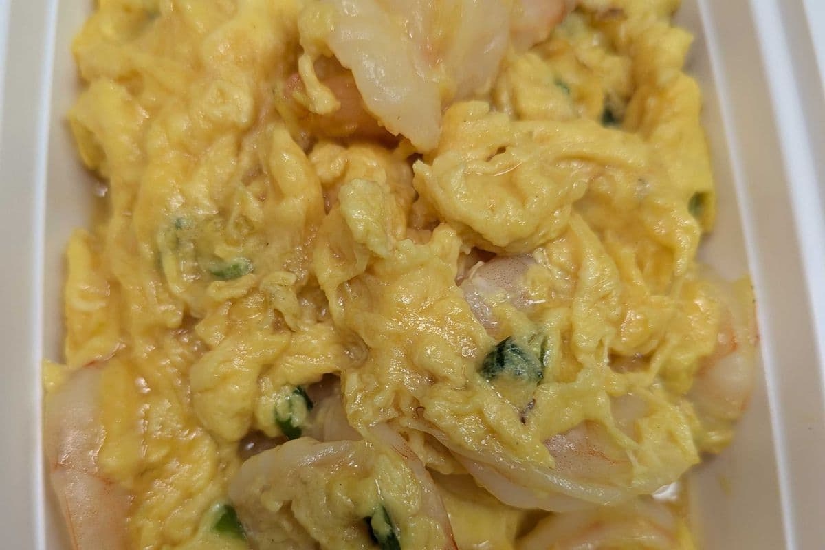 Scrambled Eggs with Shrimp 滑蛋虾仁