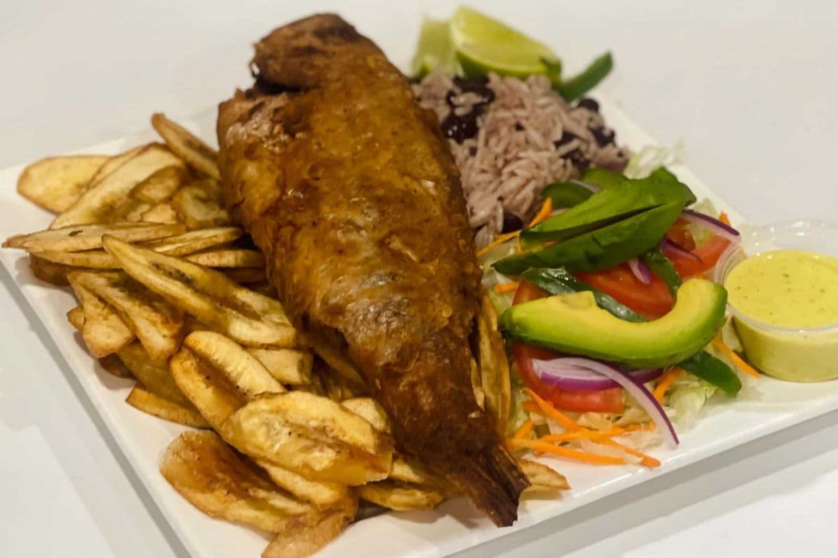Fried Fish / Pescado Frito