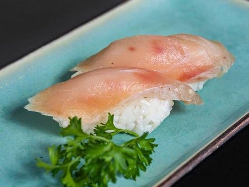 BC Tuna Sushi (2 pcs)