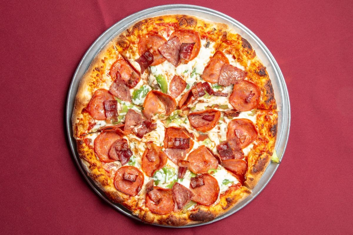 11" Small Deluxe Pizza