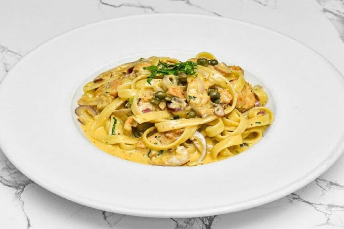 CAJUN SALMON FETTUCINE