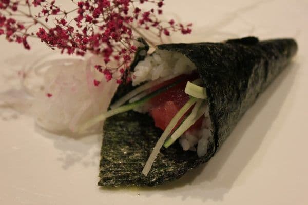 C33. Red Tuna Hand Roll (2 Pcs)