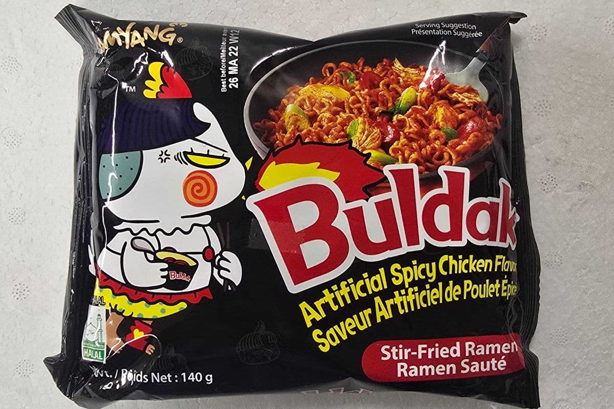 Buldak Spicy chicken flavour ( Black) (140g)