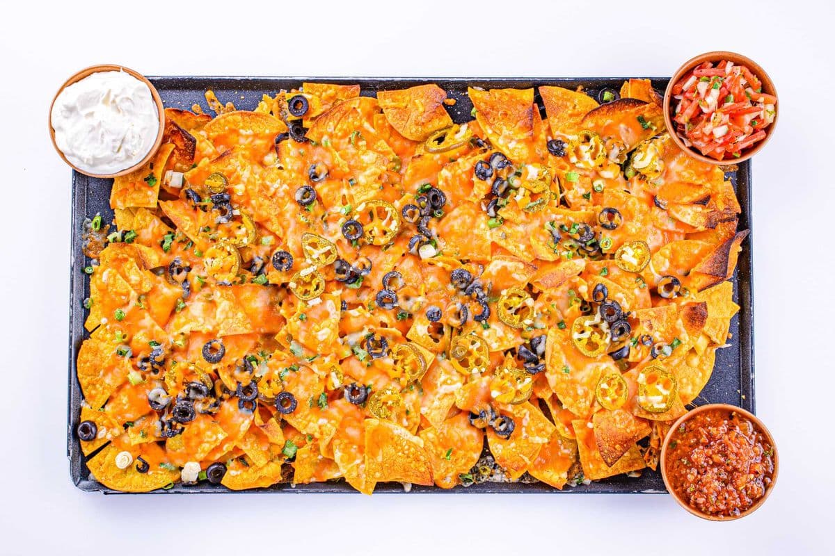 Half Nachos (V)