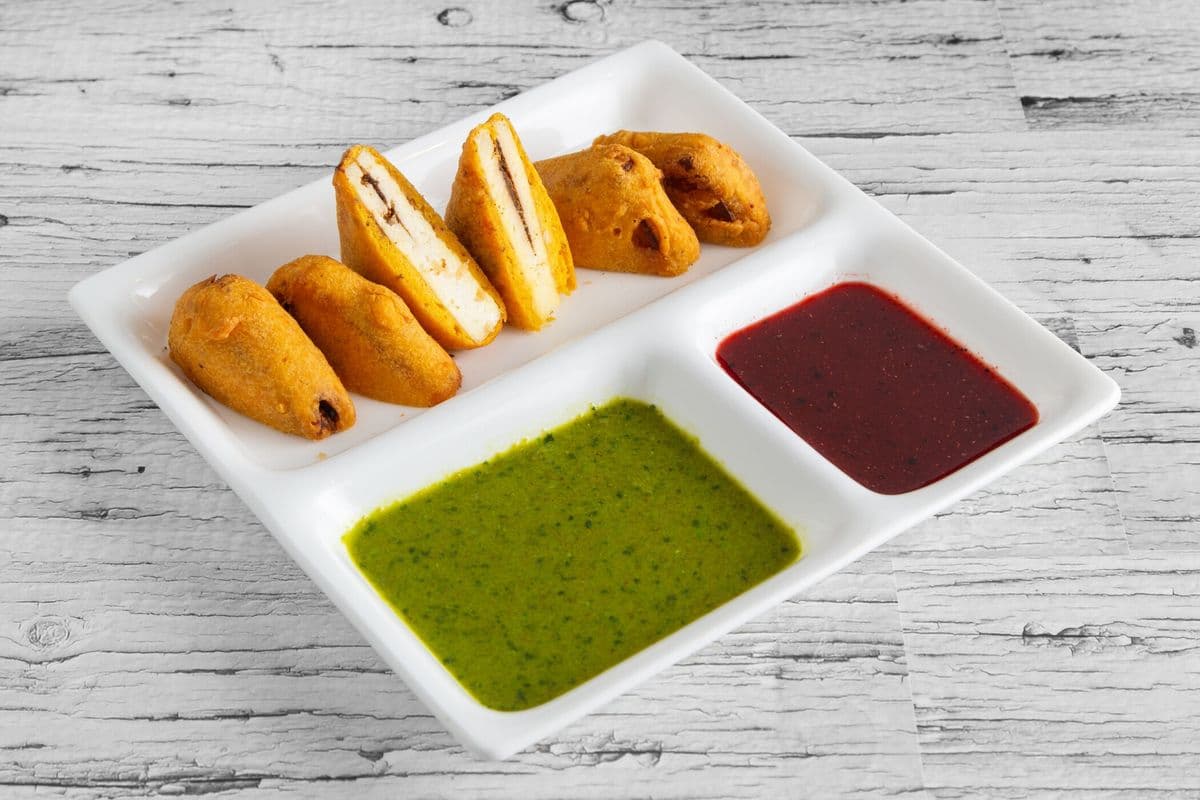 Paneer Pakoda - 12 pcs