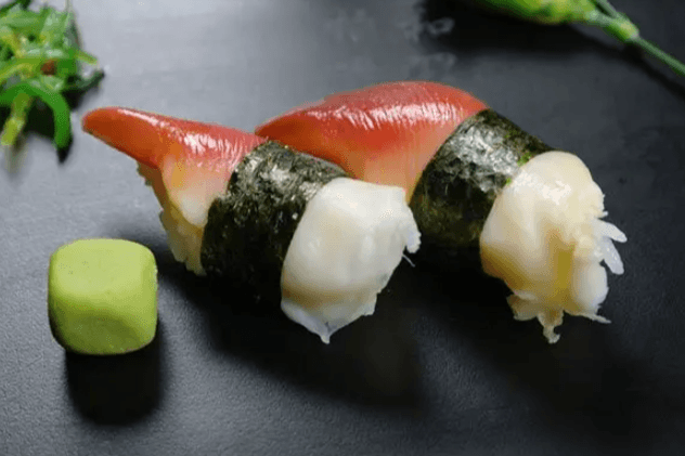 Hokkigai Sushi (2 Pieces)