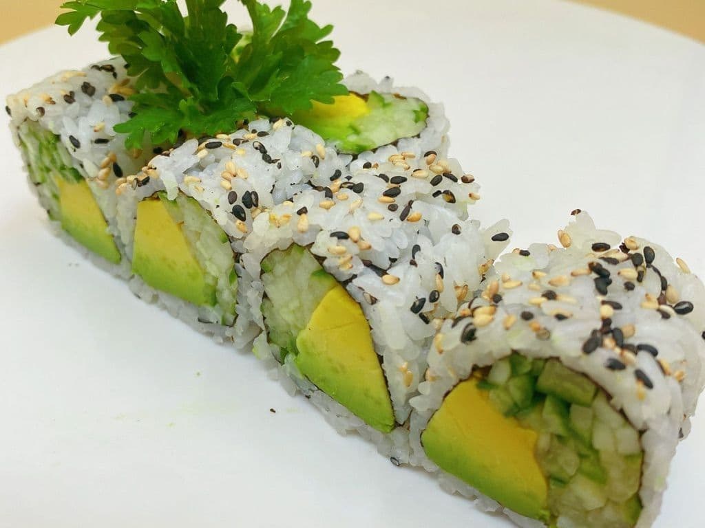 Avocado & Cucumber Roll (8pcs)