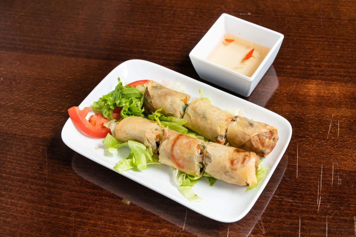 A2. Crispy Vegetarian Spring Rolls (2 pcs)