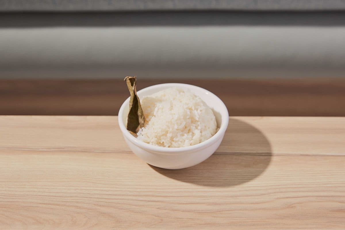 Steamed Coconut Rice for One