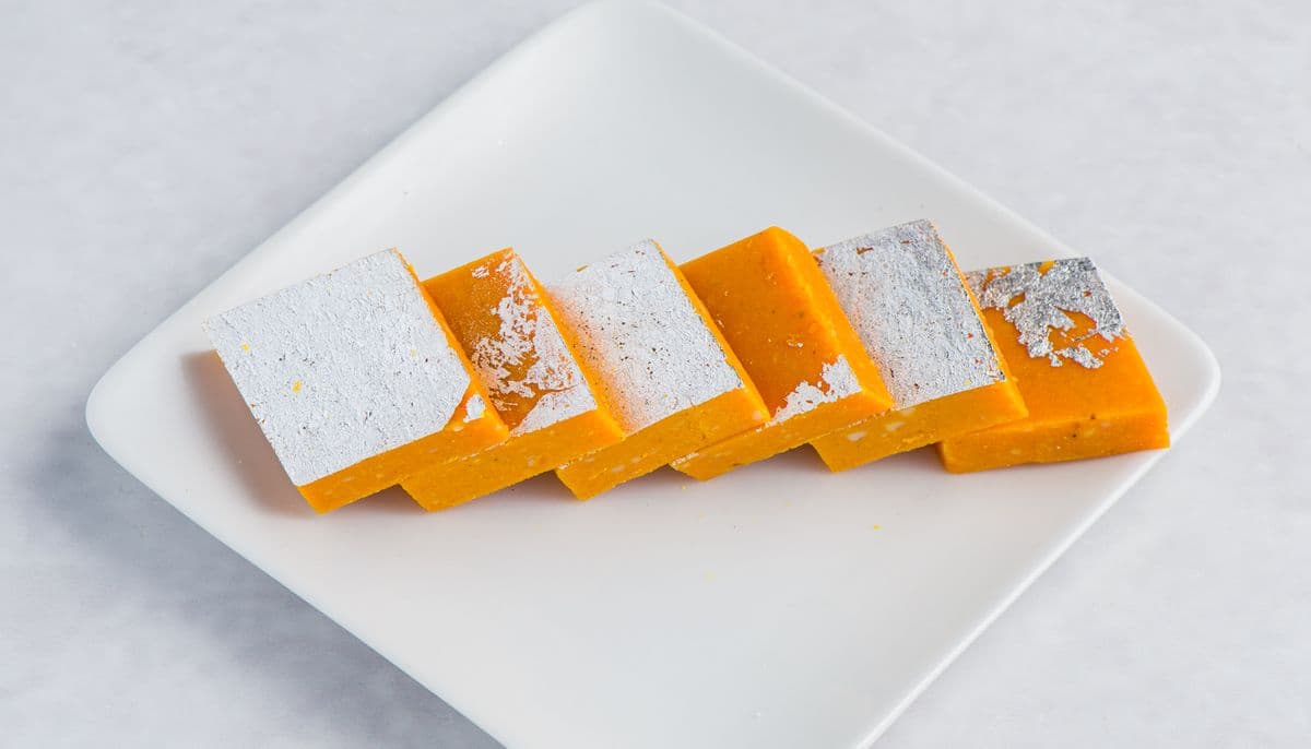 Kaju Kesar Burfi (1LB)