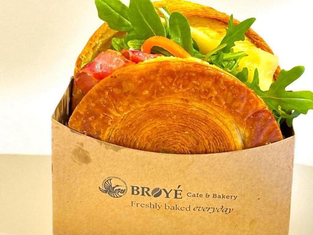 Supreme - Breakfast Croissant