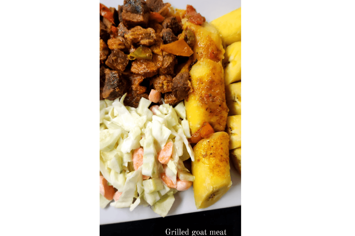 Viande de chèvre grillée (épicée) / Grilled Goat Meat (spicy)