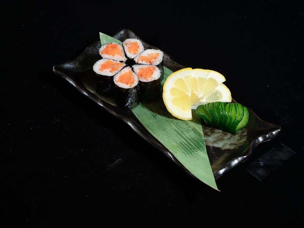 Smoked Salmon Maki (6)