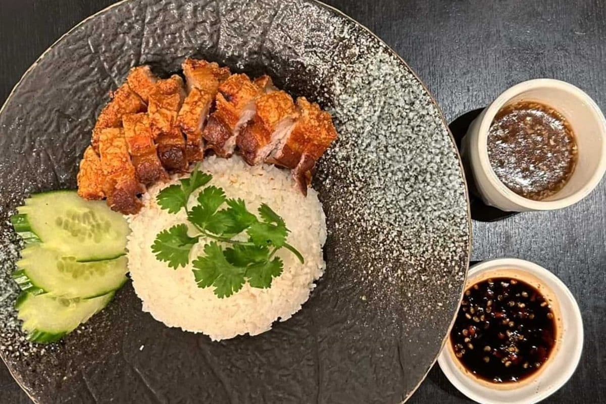 The Classic | ข้าวหมูกรอบ ไข่ต้ม